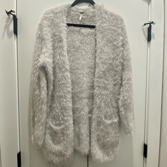 Free People Faux Fur Cardigan Silver Cloud - Picture 2 of 9